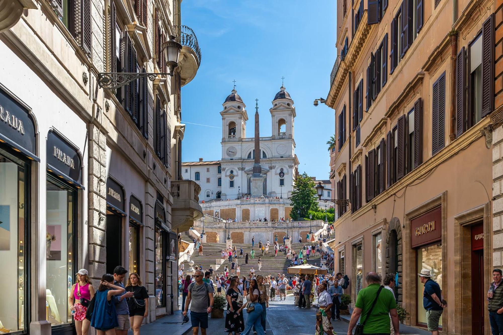 Decimo Meridio- At Spanish Steps- — Photos 2